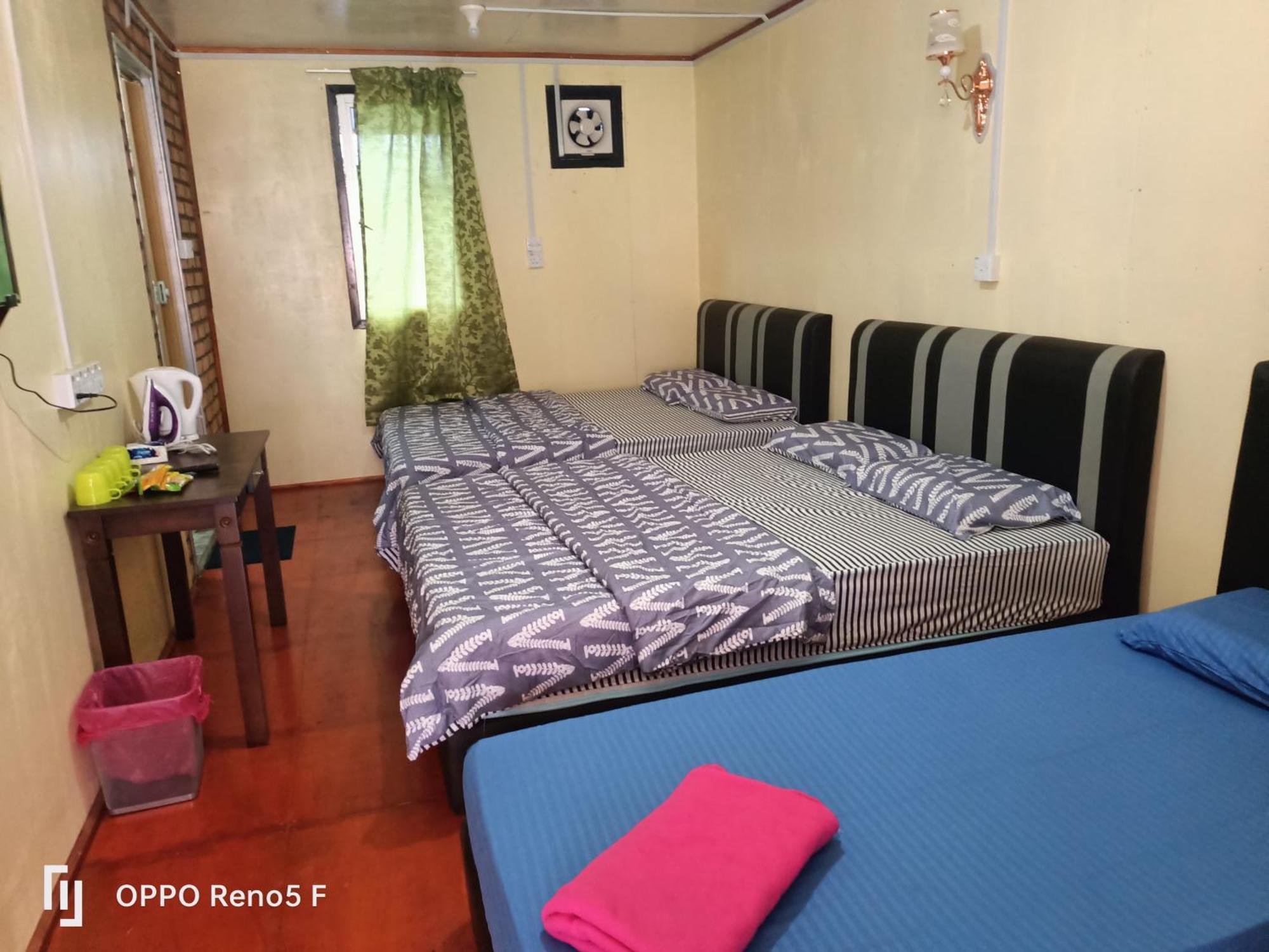 Strawberry Rest House Mesilou Kampong Kundassan Екстериор снимка