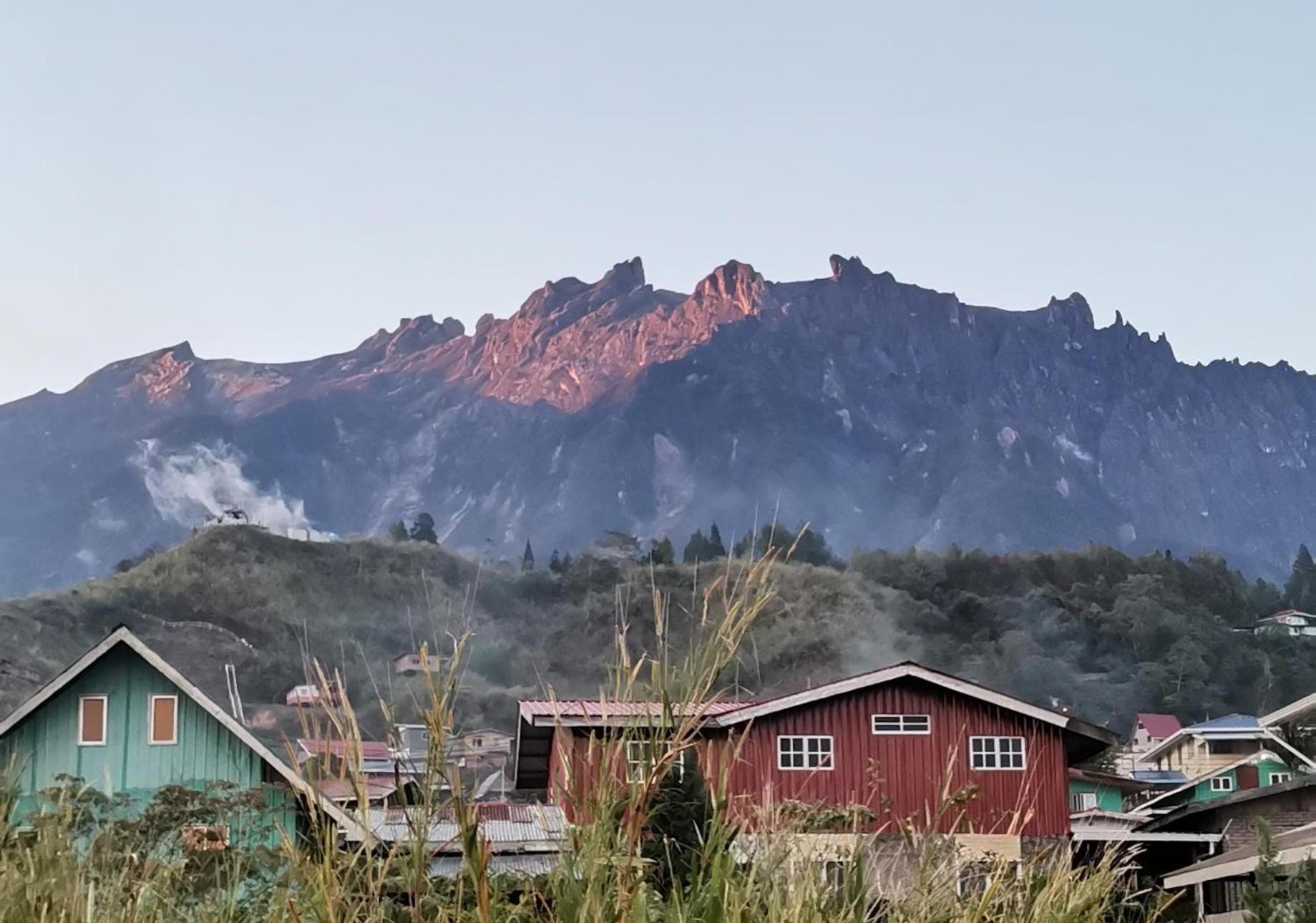 Strawberry Rest House Mesilou Kampong Kundassan Екстериор снимка