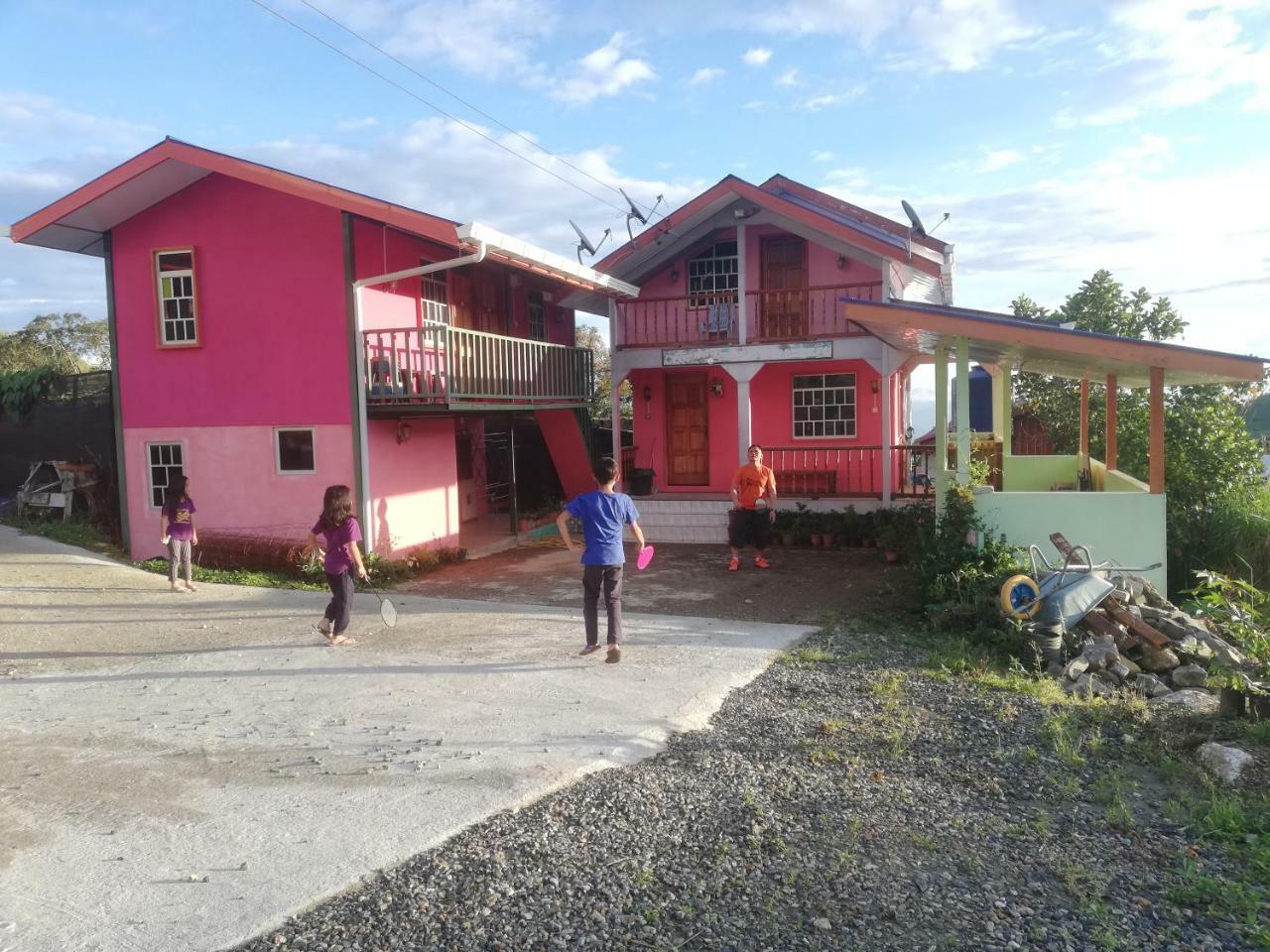 Strawberry Rest House Mesilou Kampong Kundassan Екстериор снимка