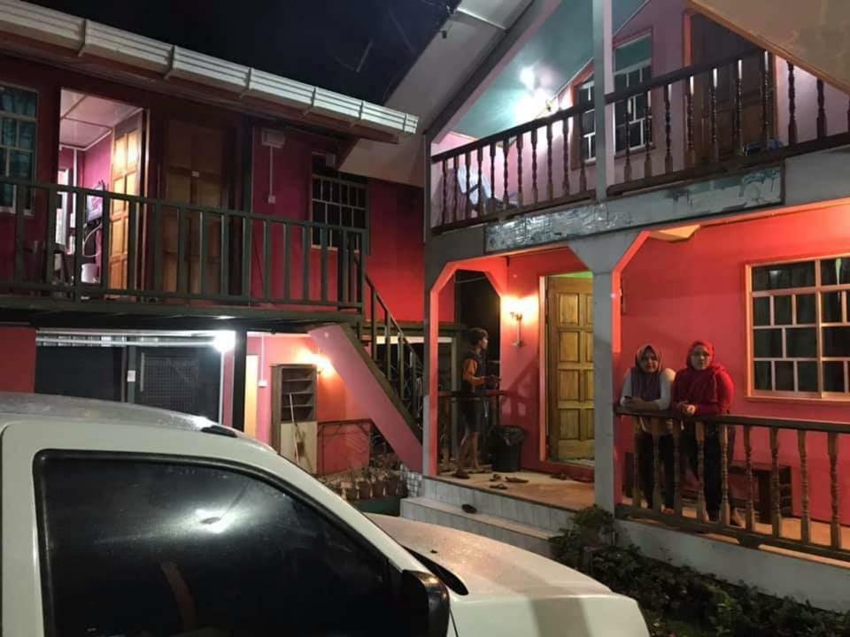 Strawberry Rest House Mesilou Kampong Kundassan Екстериор снимка